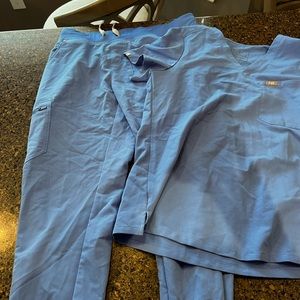 FIGS MATCHING SET scrubs
